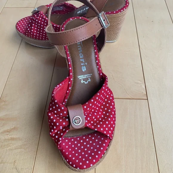 Wedge sandals - Picture 2 of 4